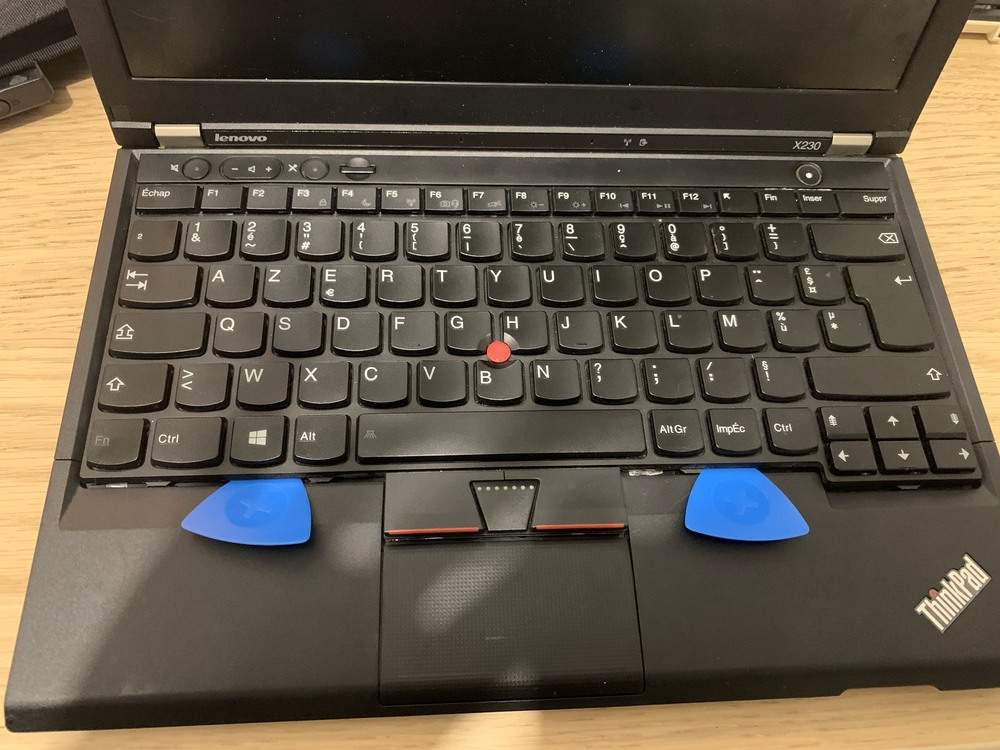 picks to lift the keyboard